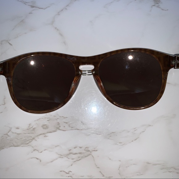 Fendi Aviator Style Sunglasses - Picture 9 of 16
